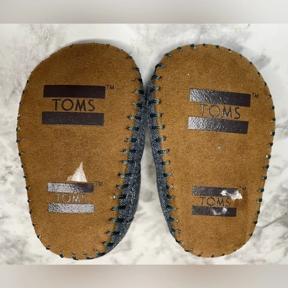 TOMS Blue Chambray Embroidery Baby Crib Shoes Moccasins